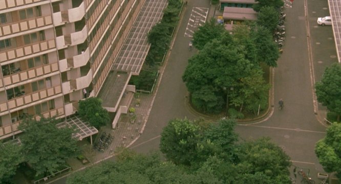 Negotiation at the entrance of Hikarigaoka housing complex